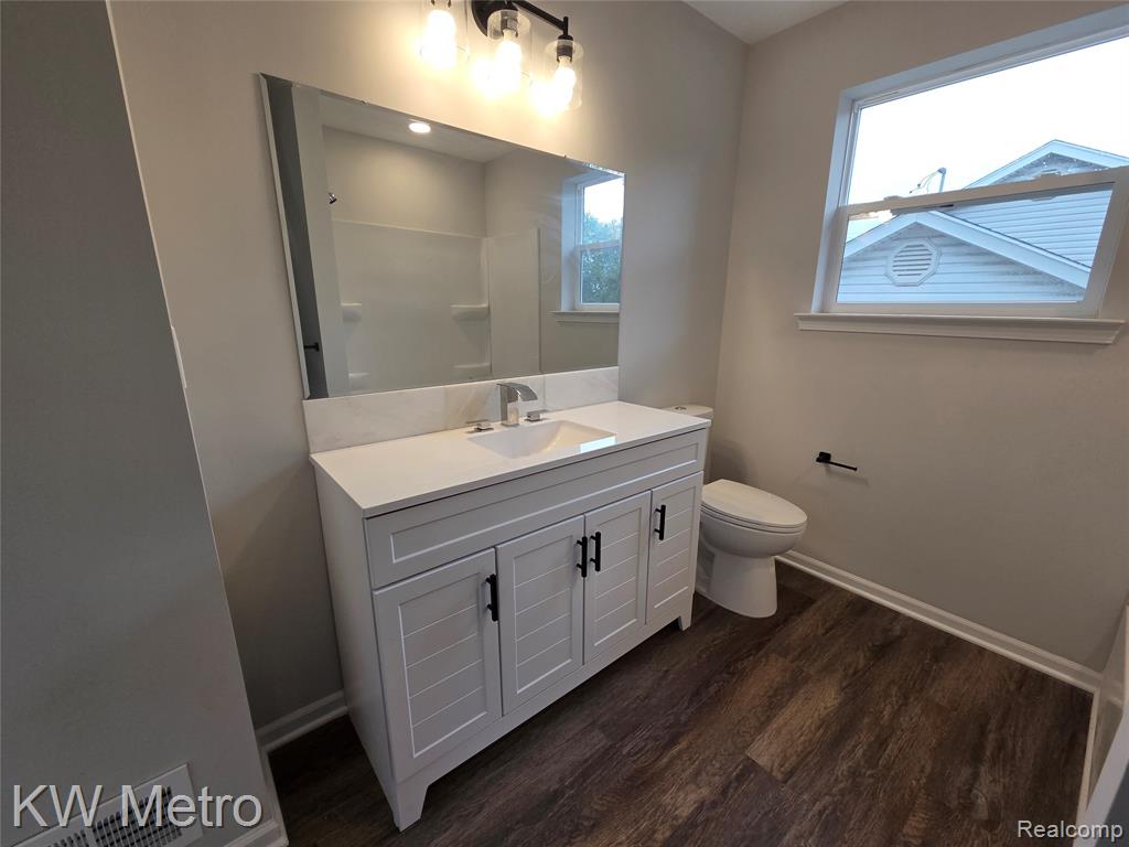 1116 E HAYES Avenue, Hazel Park, MI 48030 — Photo 10