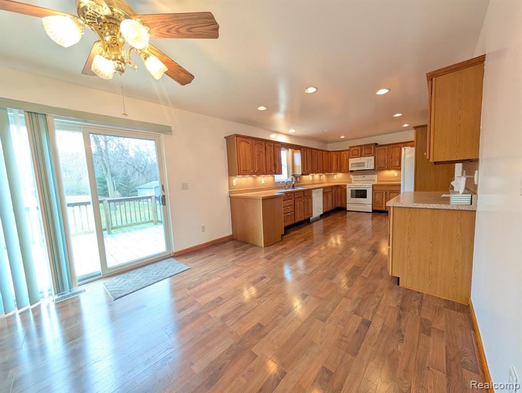 6185 N Vassar Road, Flint, MI 48506 — Photo 6