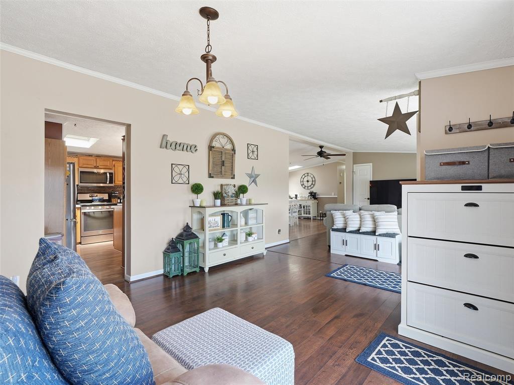 9695 Bloomsbury Circle, Northville, MI 48167 — Photo 6