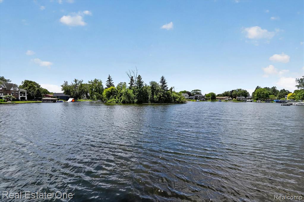 5161 Ledgewood Drive, Commerce Twp, MI 48382 — Photo 67