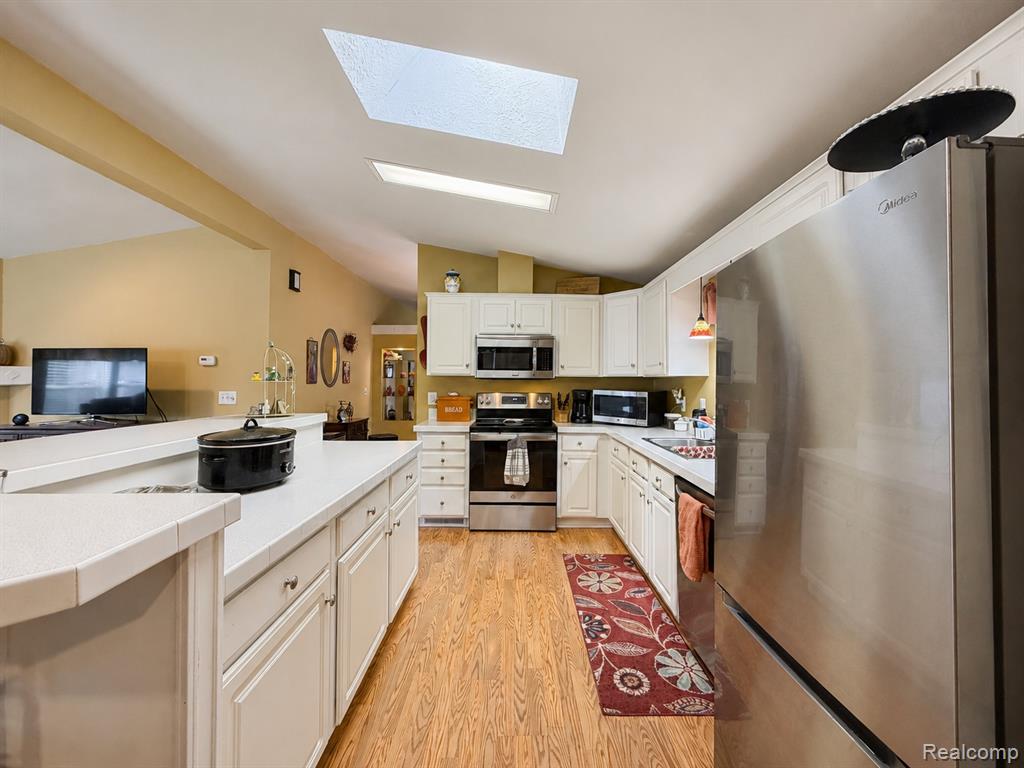 551 Twin Lakes Drive, MI — Photo 31