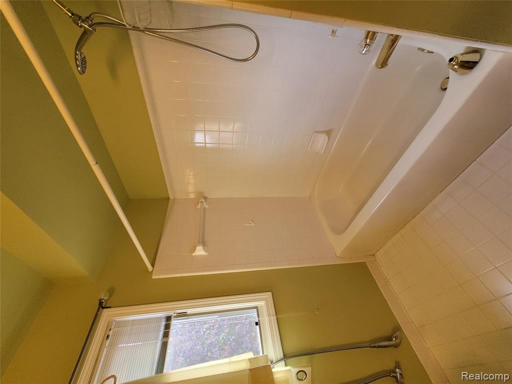 48205 Conifer Drive, Shelby Twp, MI 48315 — Photo 30