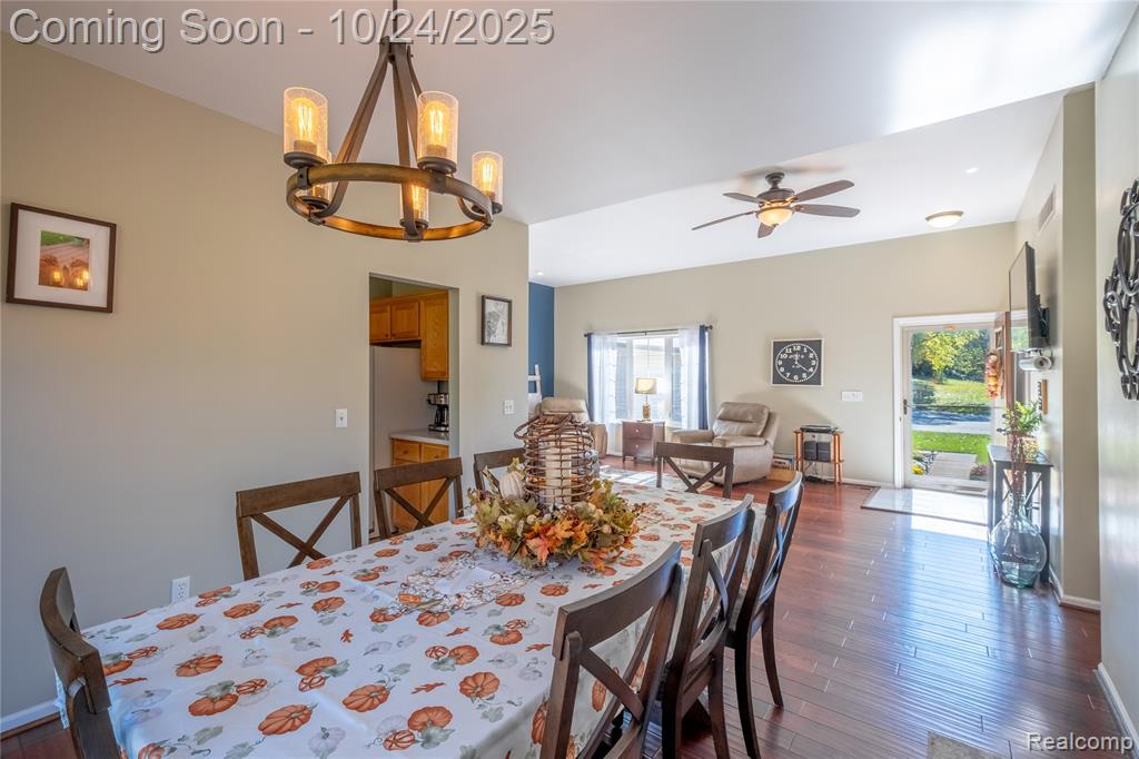 6090 Raphael Court, White Lake, MI 48383 — Photo 11