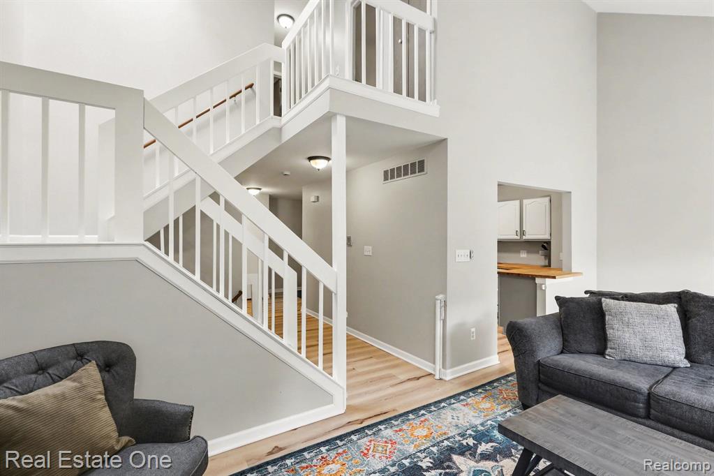 817 Woodridge Hills Drive, Brighton, MI, 48116