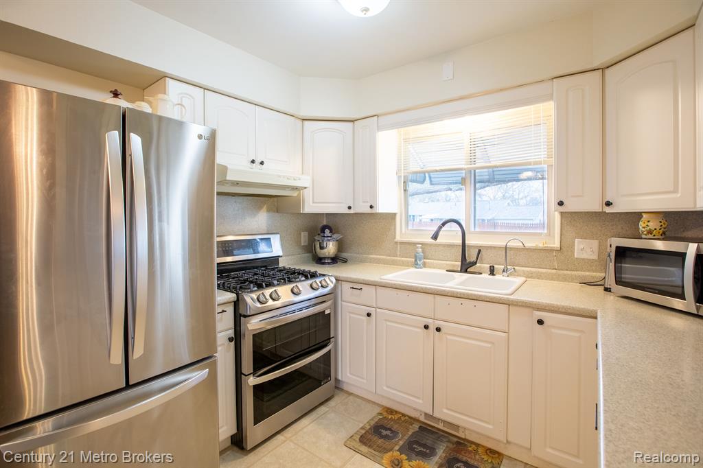 719 SURFWOOD Lane, Davison, MI 48423 — Photo 9