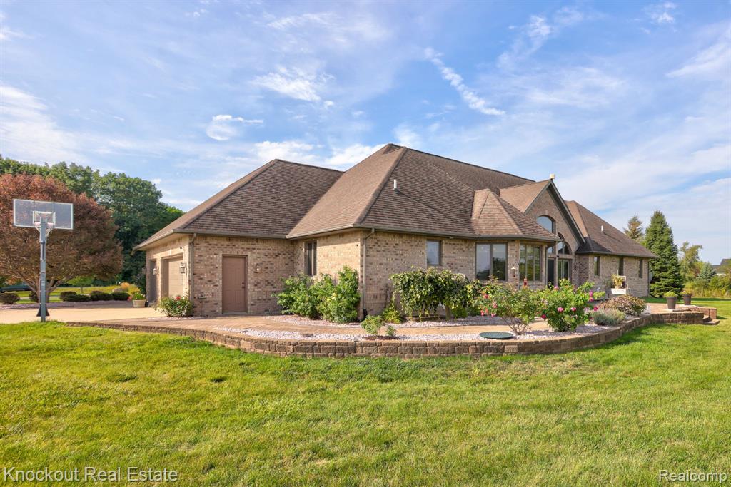 10205 Bradley Road, Frankenmuth, MI 48734 — Photo 46