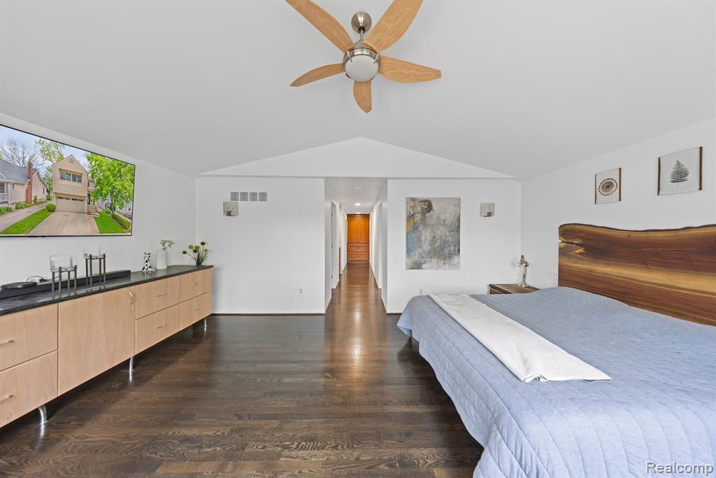 917 HUMPHREY Avenue, Birmingham, MI 48009 — Photo 18