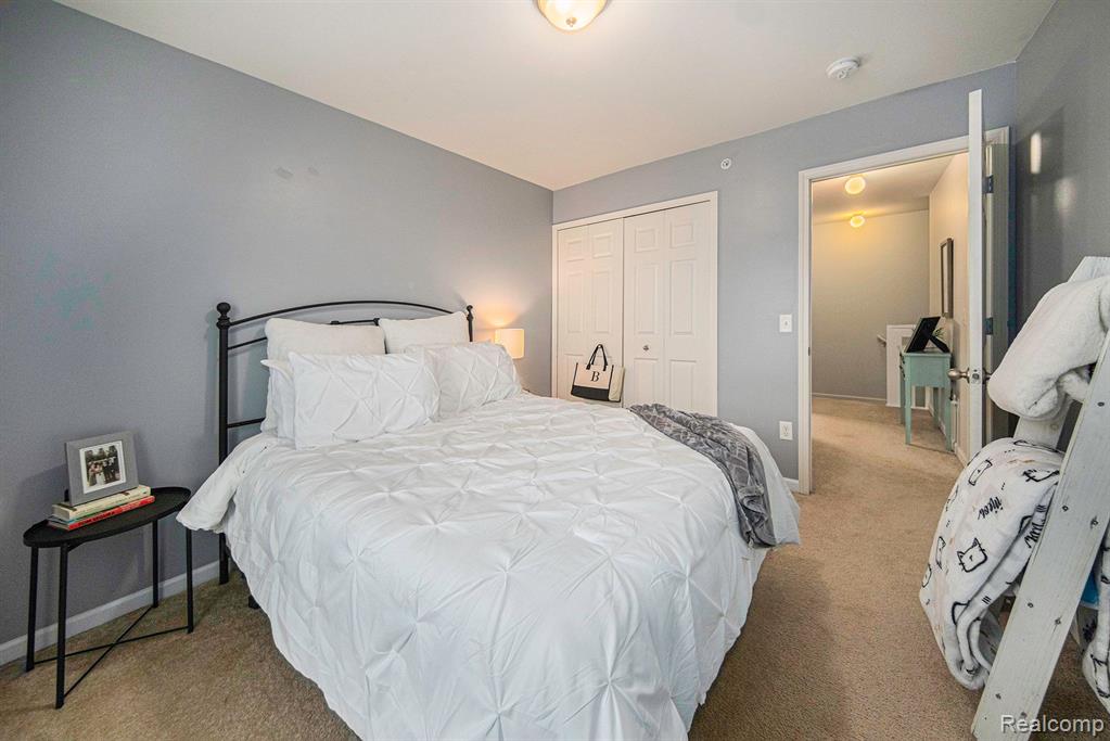 702 RIVERSEDGE Drive, 26, Saline, MI 48176 — Photo 14