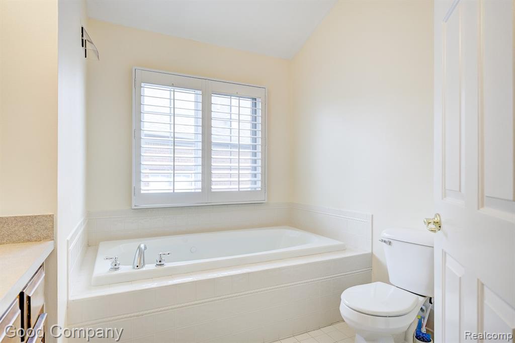 54683 Four Seasons Drive, Shelby Twp, MI 48316 — Photo 38