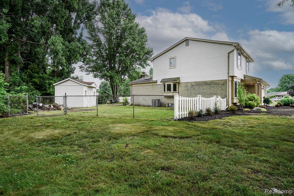 51784 Julies Drive, Clinton Twp, MI 48047 — Photo 73