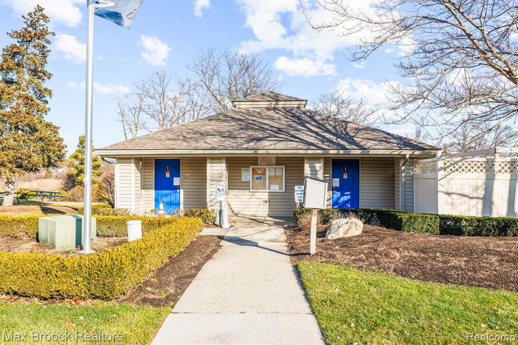 31162 Country Way, Farmington Hills, MI 48331 — Photo 25