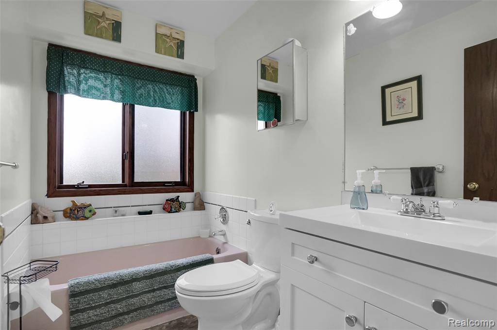 8127 Goldenrod Court, Brighton, MI 48116 — Photo 19