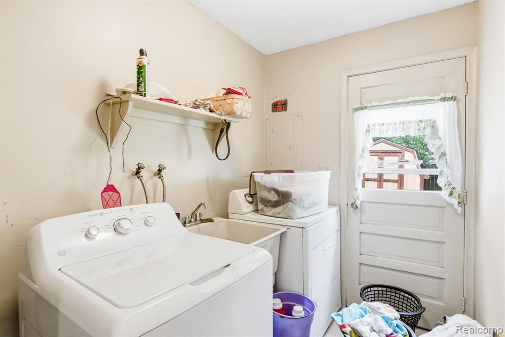 625 S 11th Street, St. Clair, MI 48079 — Photo 30