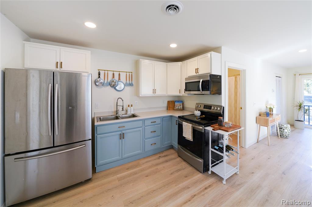 732 N Conklin Road, Lake Orion, MI 48362 — Photo 18