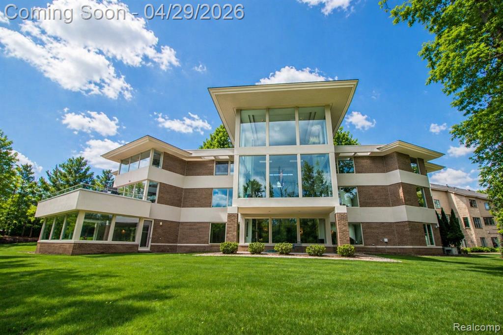 1208 HIDDEN LAKE Drive, Bloomfield Hills, MI 48302