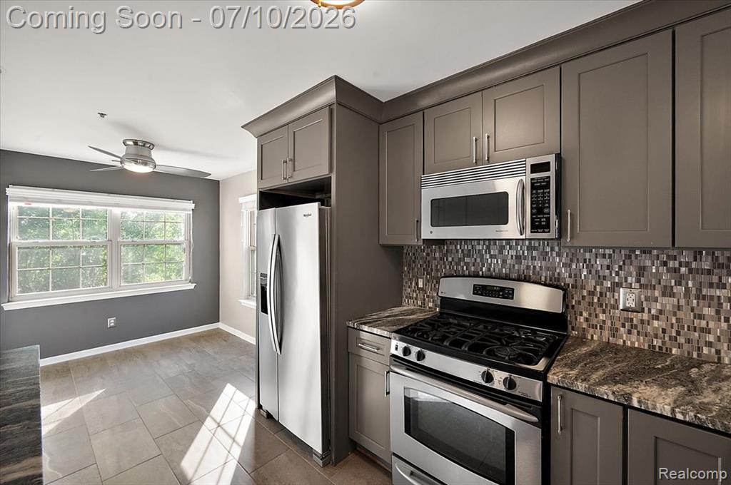 456 Boardwalk Drive, Walled Lake, MI 48390 — Photo 14