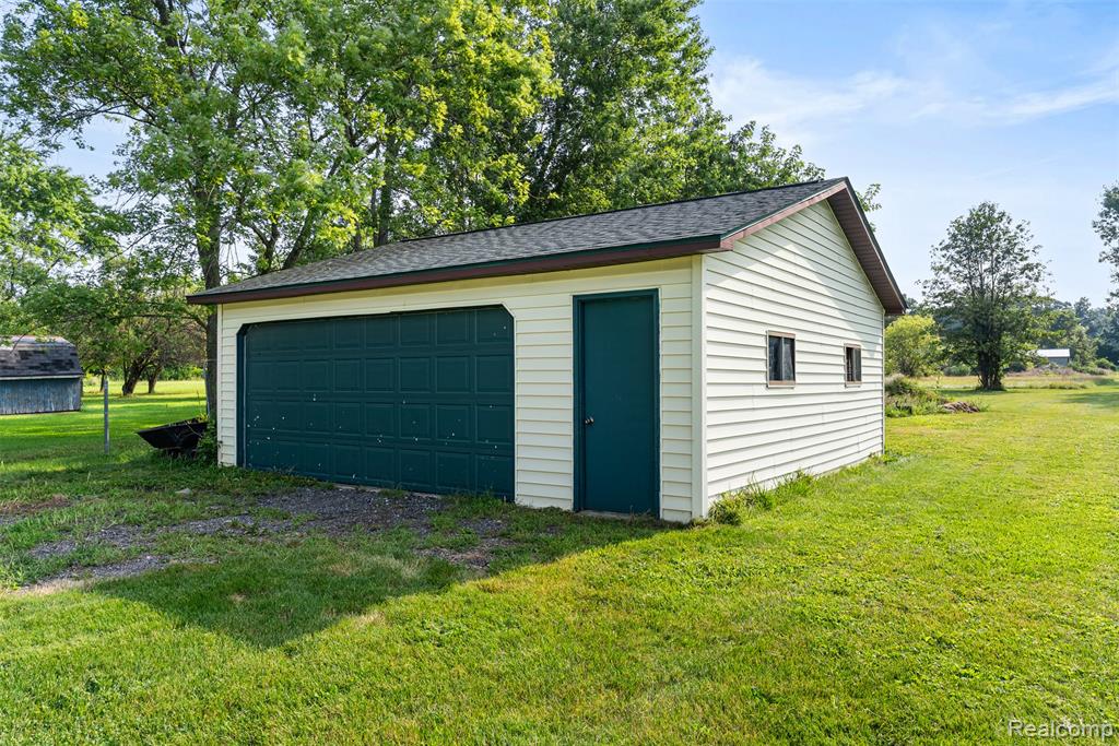 4303 Pratt Avenue, Grand Blanc, MI 48439 — Photo 35