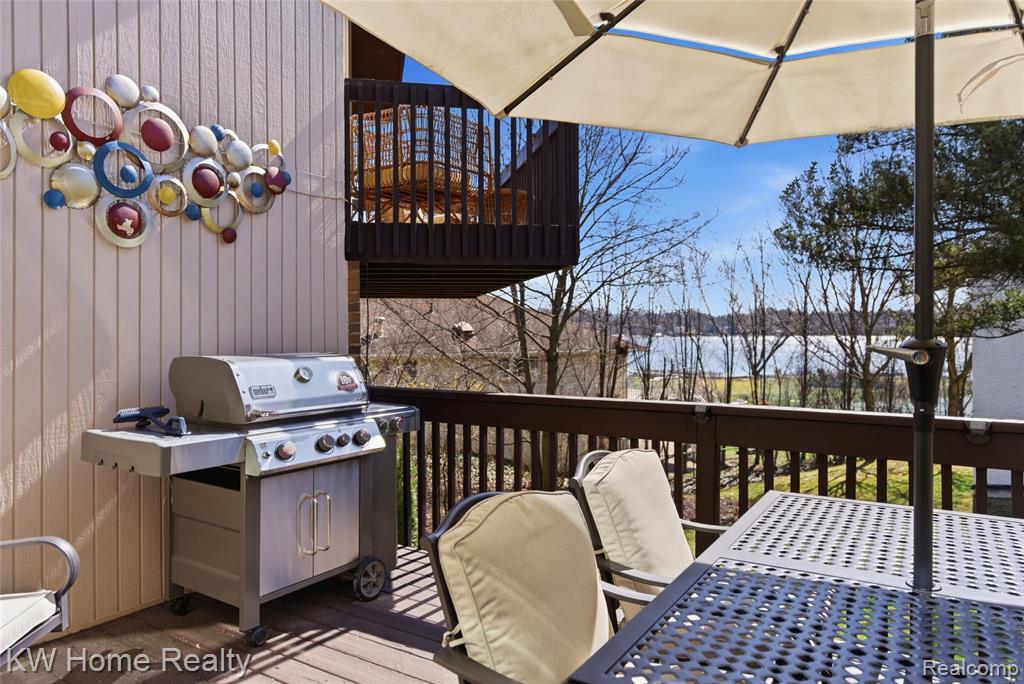 4749 Tara Court, West Bloomfield, MI 48323 — Photo 23