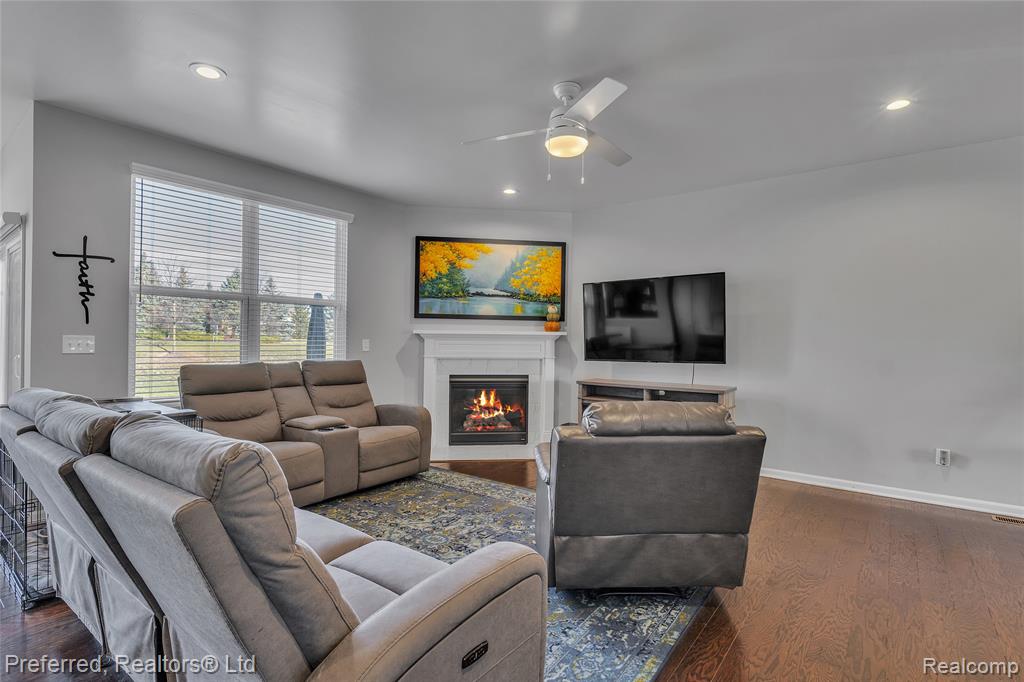 49720 Shoreline Drive, Canton, MI 48187 — Photo 13