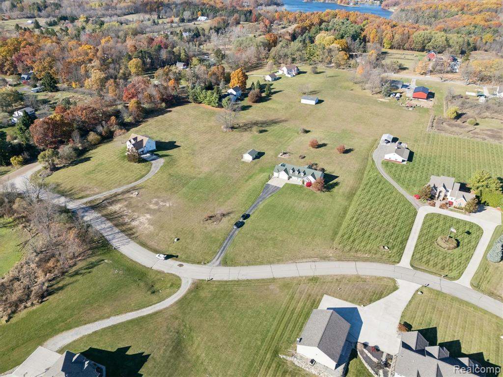 11051 Meadowview Drive, Goodrich Vlg, MI — Photo 53