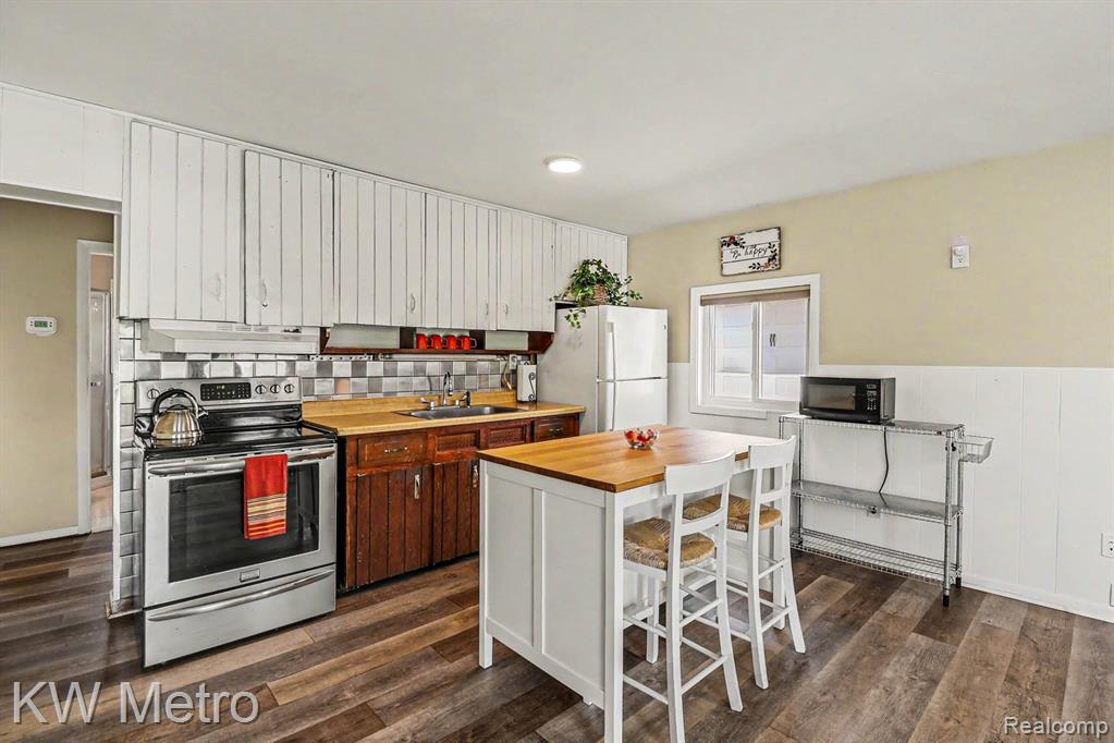 657 Dunleavy Drive, Highland, MI 48356 — Photo 7