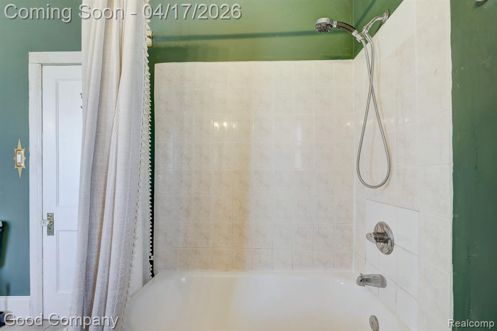 812 E George Avenue, Hazel Park, MI 48030 — Photo 40
