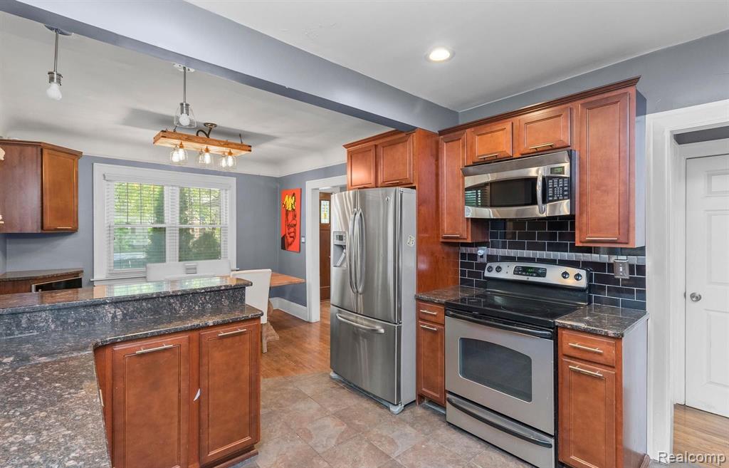 615 E 5TH Street, Royal Oak, MI 48067 — Photo 9