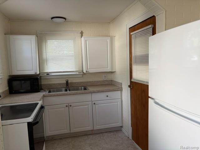 969 Myrtle Avenue, Waterford, MI 48328 — Photo 9