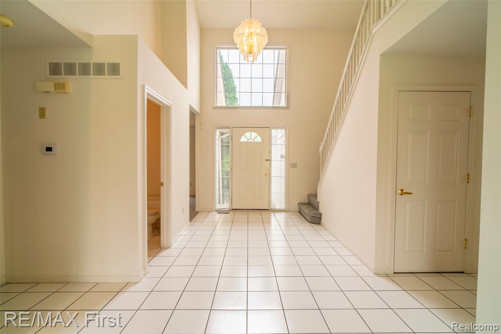 4798 WALNUT CREEK Drive, West Bloomfield, MI — Photo 16