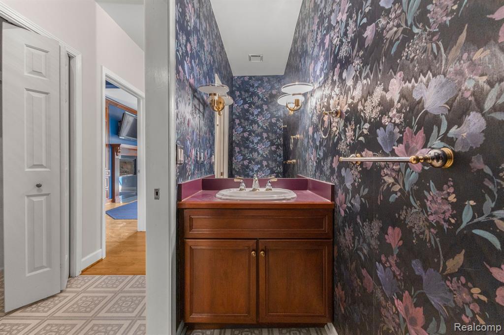 6555 WARREN Road, Ann Arbor, MI 48105 — Photo 42