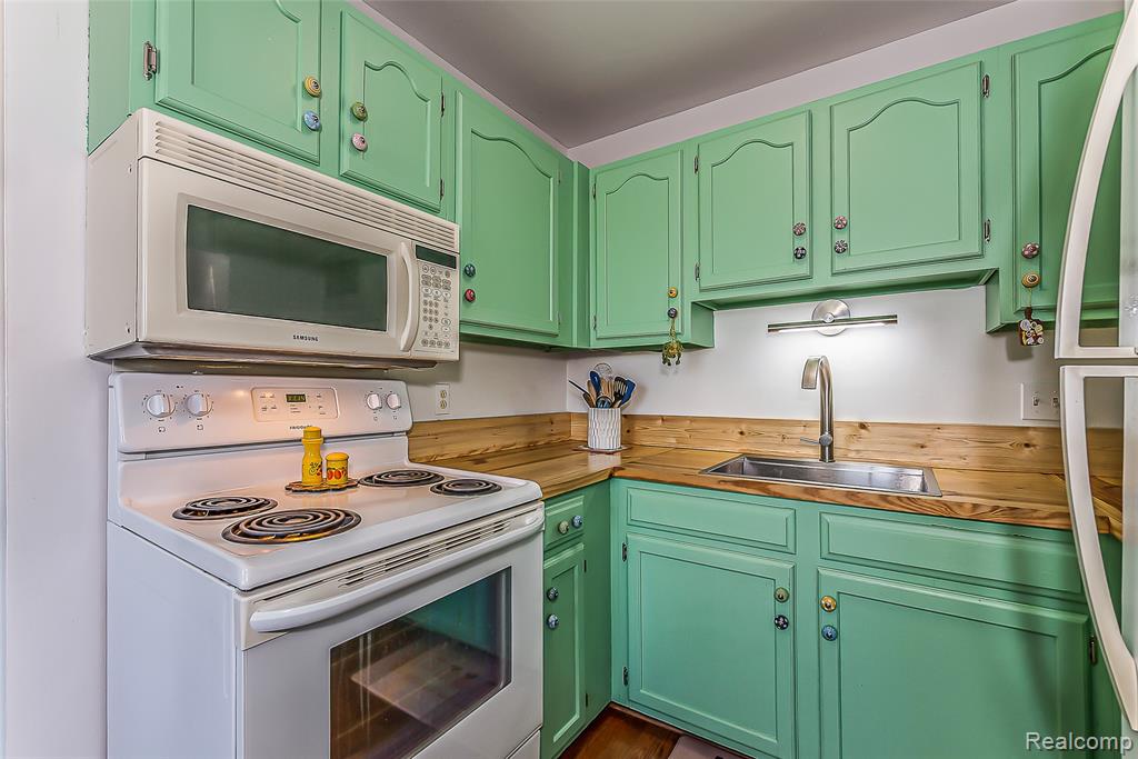 5959 Alan Drive, 52, Brighton, MI 48116 — Photo 8