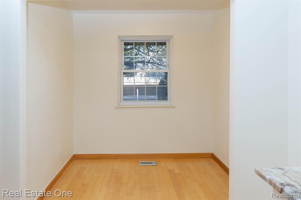 861 Kirts Boulevard, Troy, MI 48084 — Photo 13