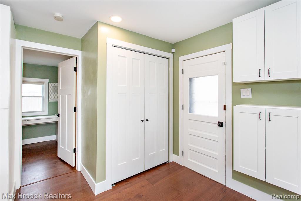 918 ALBERTA Street, Ferndale, MI 48220 — Photo 15