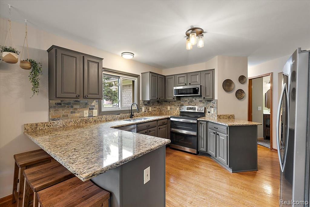 42764 Bloomingdale Drive, Sterling Heights, MI 48314 — Photo 11