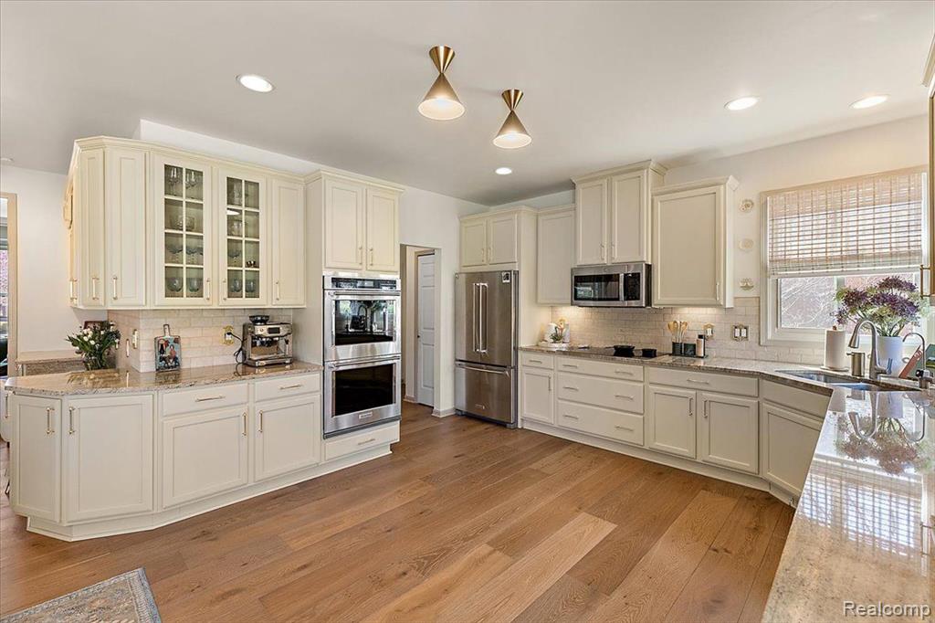 47082 NORTHUMBERLAND Street, Novi, MI — Photo 45