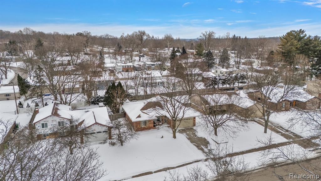 813 ABBEY Lane, Milford, MI 48381 — Photo 46