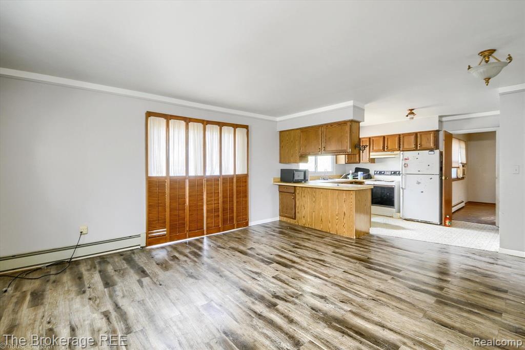 688 UPHILL Road, Milford, MI 48381 — Photo 30