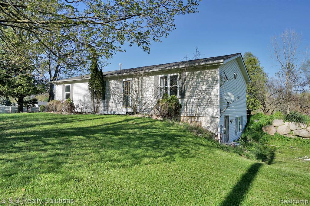 3200 N SUMMERS Road, Imlay City, MI 48444 — Photo 2