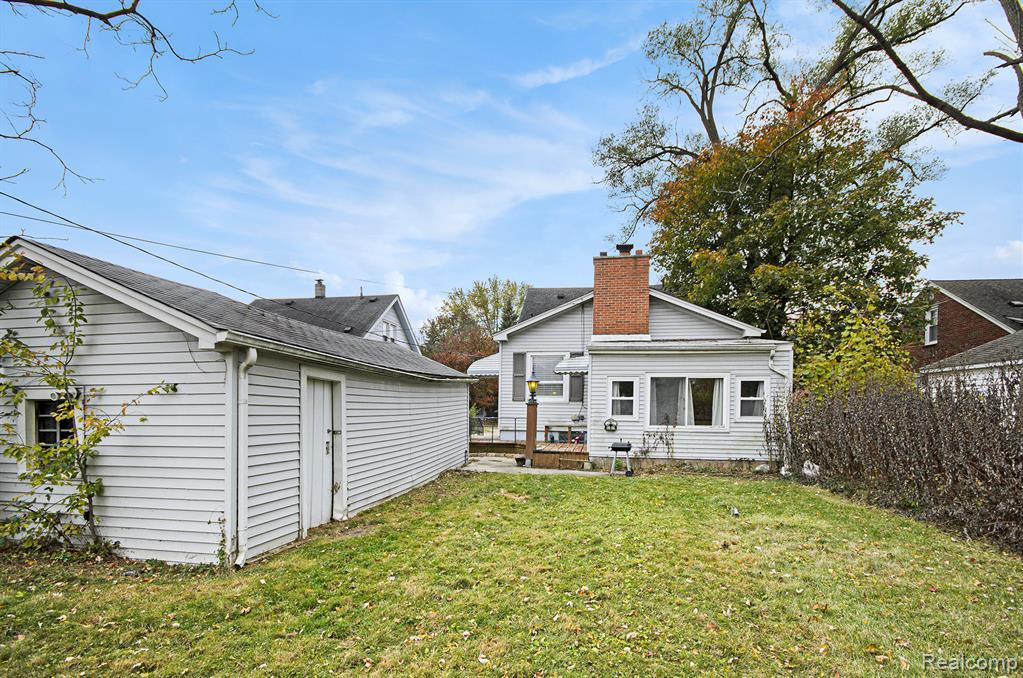 15105 Charles R Avenue, Eastpointe, MI 48021 — Photo 19