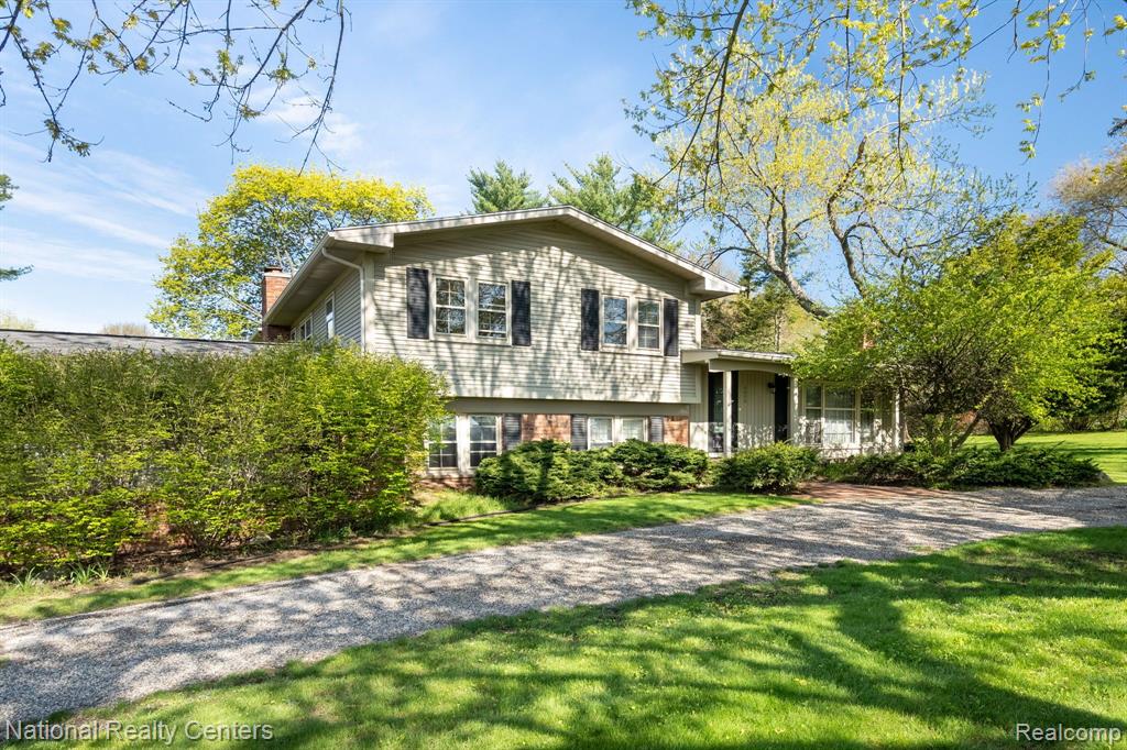 6450 Gilbert Lake Road, Bloomfield Hills, MI 48301 — Photo 5