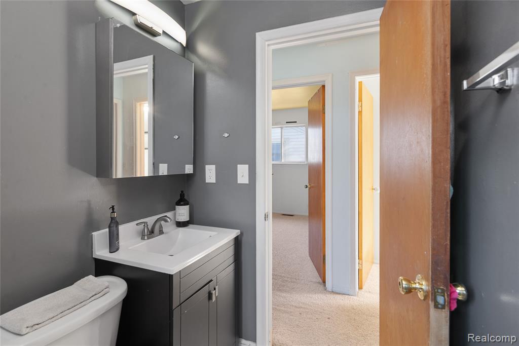 20842 Ridgemont Road, Harper Woods, MI 48225 — Photo 18
