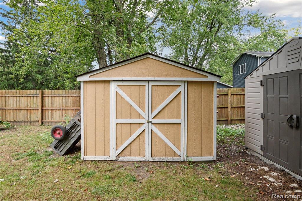 9940 MARTZ Road, Ypsilanti, MI 48197 — Photo 39