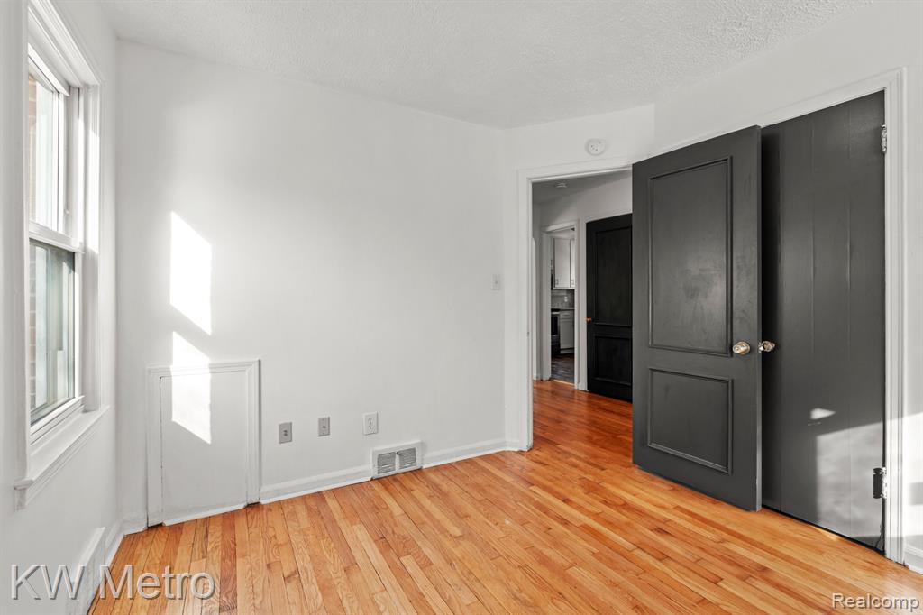 9827 APPLETON, Redford, MI 48239 — Photo 16