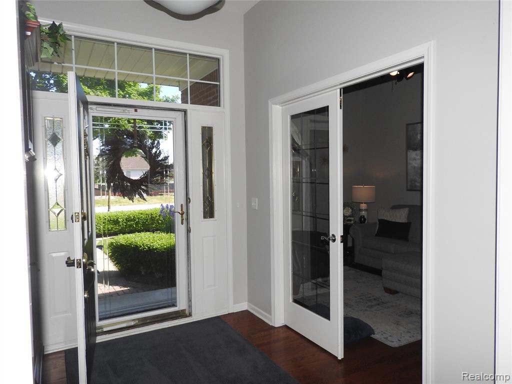 43124 Gina Drive, Sterling Heights, MI 48314 — Photo 14