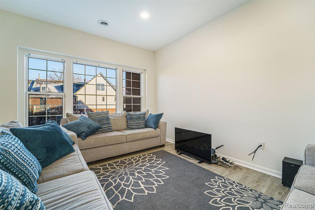 3042 CLOVERLY Lane, Ann Arbor, MI 48108 — Photo 8