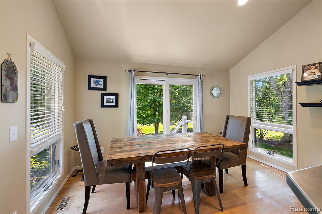 733 LONGFORD Drive, Rochester Hills, MI 48309 — Photo 22