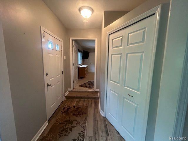 1212 HAMPSHIRE Drive, Canton, MI 48188 — Photo 16