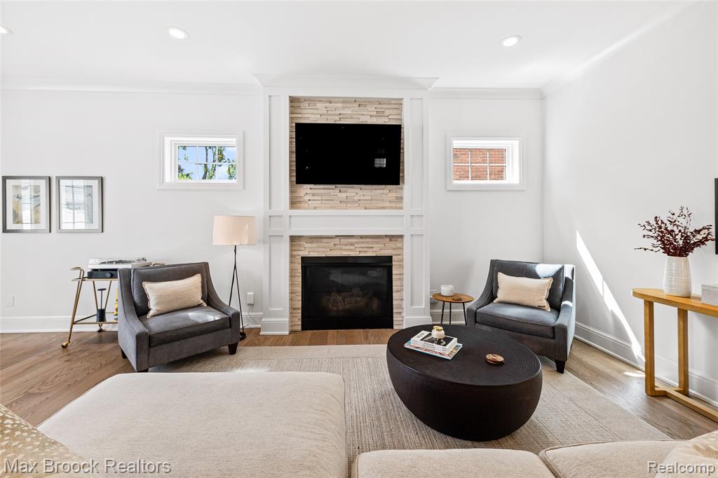 955 S BATES Street, Birmingham, MI 48009 — Photo 12