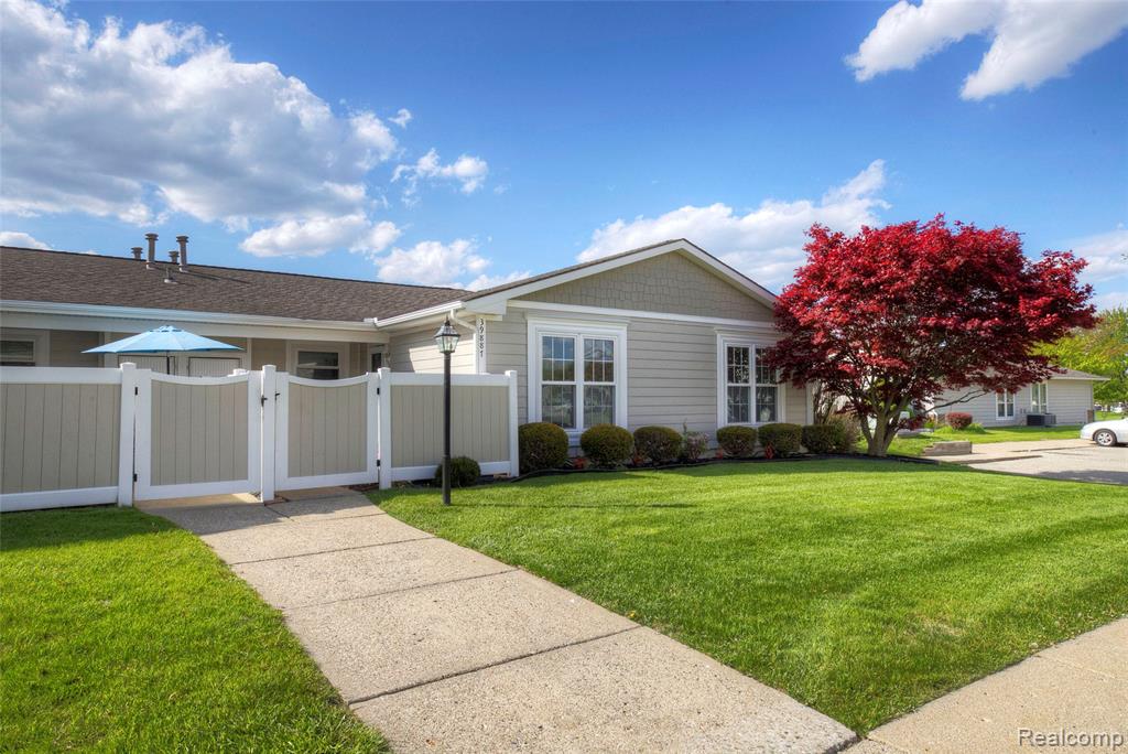 39887 Village Wood Lane, Novi, MI — Photo 2