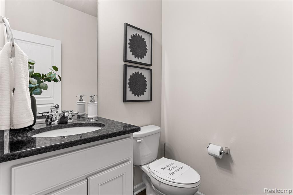 31085 TREMONT Lane, Franklin, MI 48025 — Photo 18